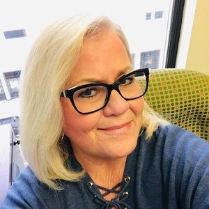 Meet your Posher, Lori